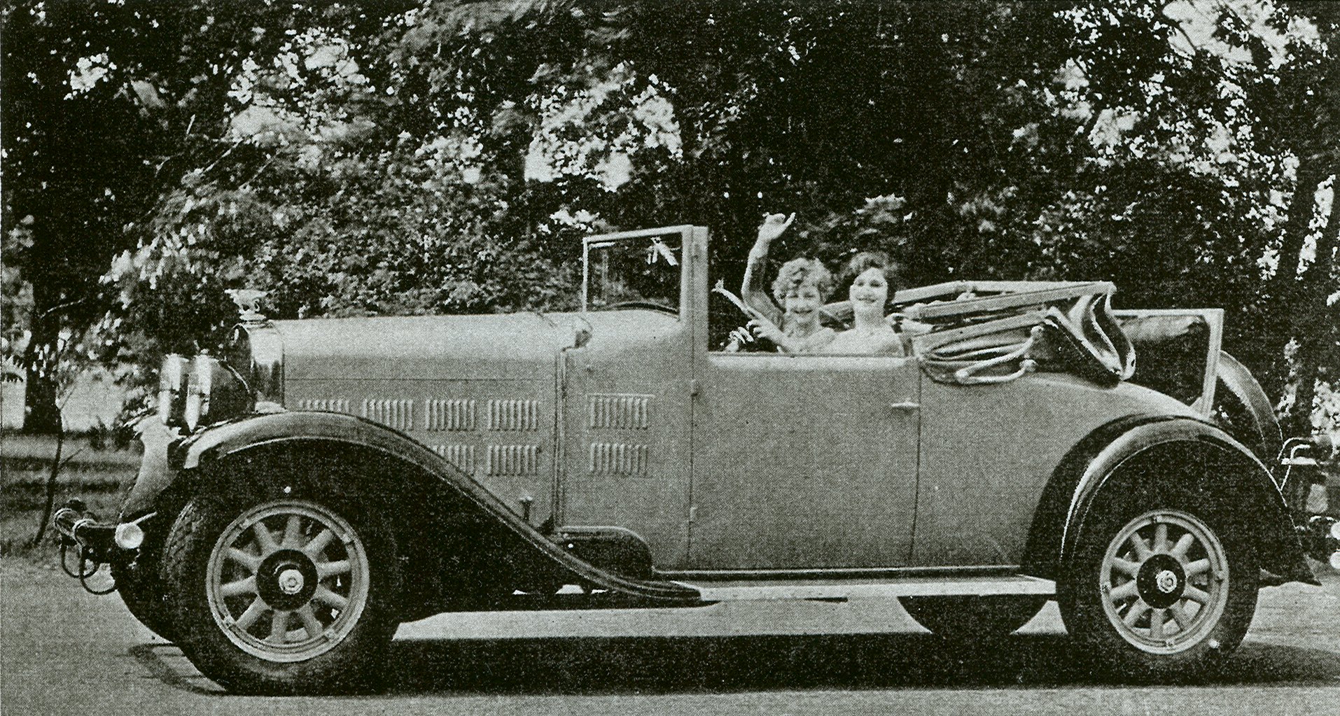 http://www.gardnermotorcars.com/images/1928_Custom-Coupe2-p.jpg